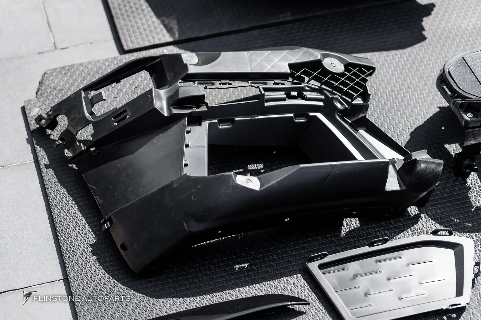 BMW G30 / F90 2024+ — BMW G30 Series 3 front end changed with the kit M Sport LCI which comes with