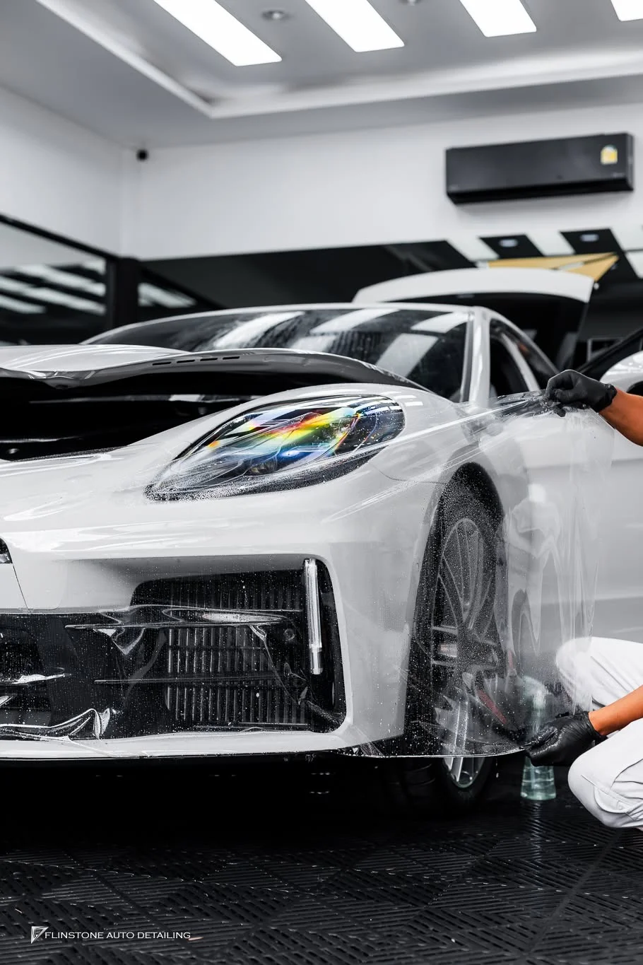披上透明铠甲为 Porsche Panamera 光泽永驻搭配 DRESDEN PROTECTION Paint
