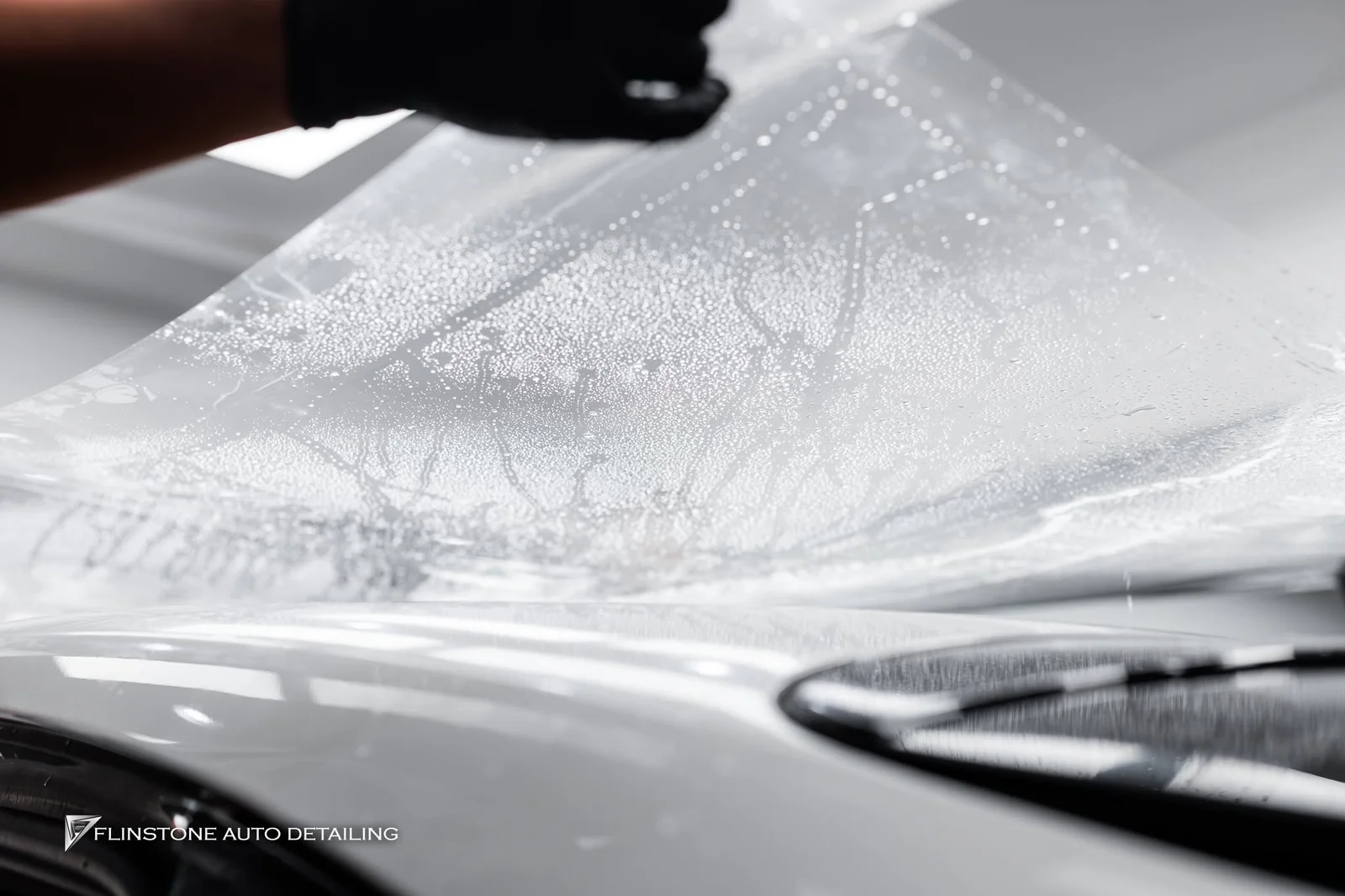 披上透明铠甲为 Porsche Panamera 光泽永驻搭配 DRESDEN PROTECTION Paint
