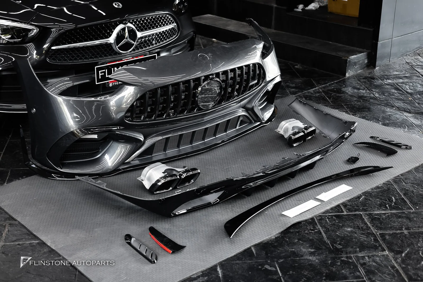 ติดตั้งชุดแต่ง C63 AMG สำหรับ W206 C-Class ขอบพระคุณสำหรับความไว้วางใจครับผม