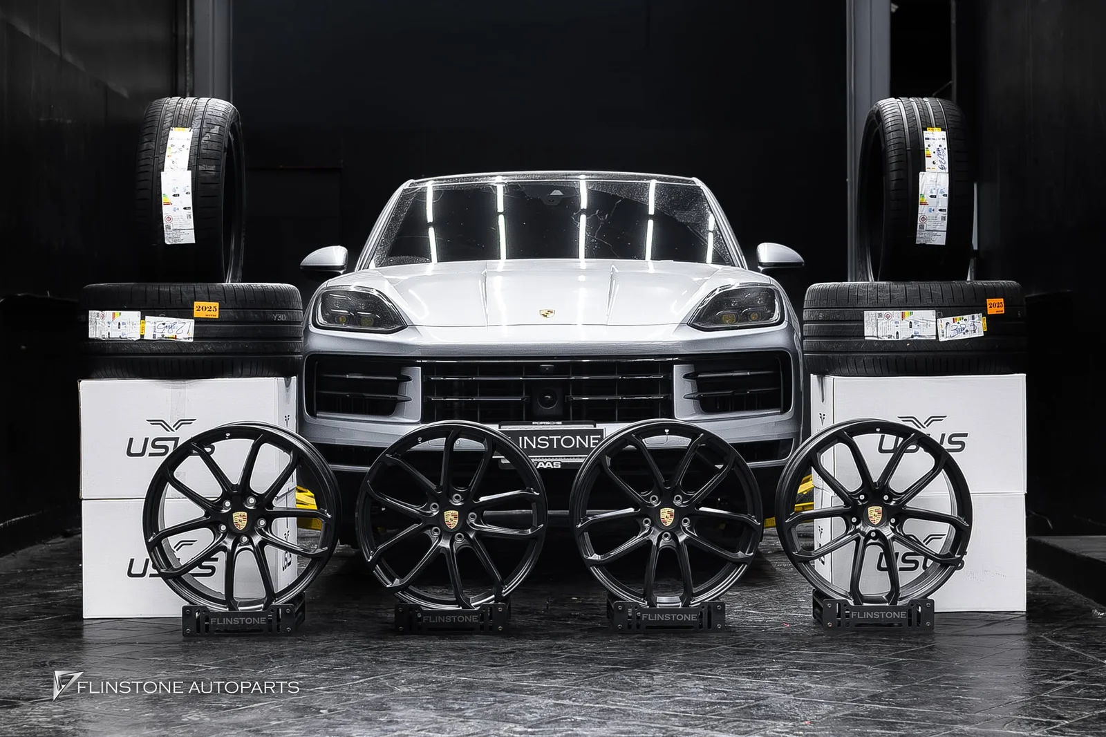 a change from the stock look a more aggressive and powerful look for PORSCHE Cayenne Coupe 9Y0.2