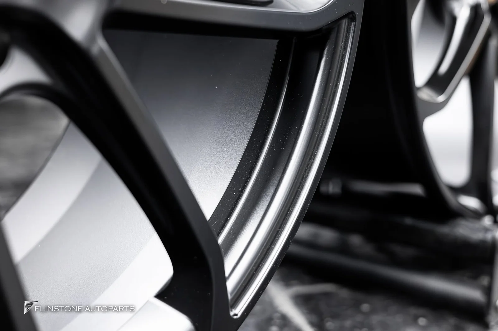 a change from the stock look a more aggressive and powerful look for PORSCHE Cayenne Coupe 9Y0.2