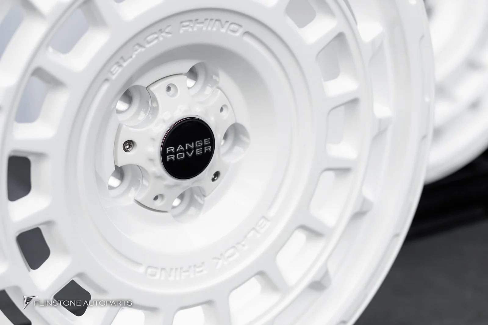 LAND ROVER ลูกค้าเลือกอัปเกรดล้อใหม่ด้วย USUS Forged Wheel ล้อฟอร์จสั่งตัดพิเศษ (Custom