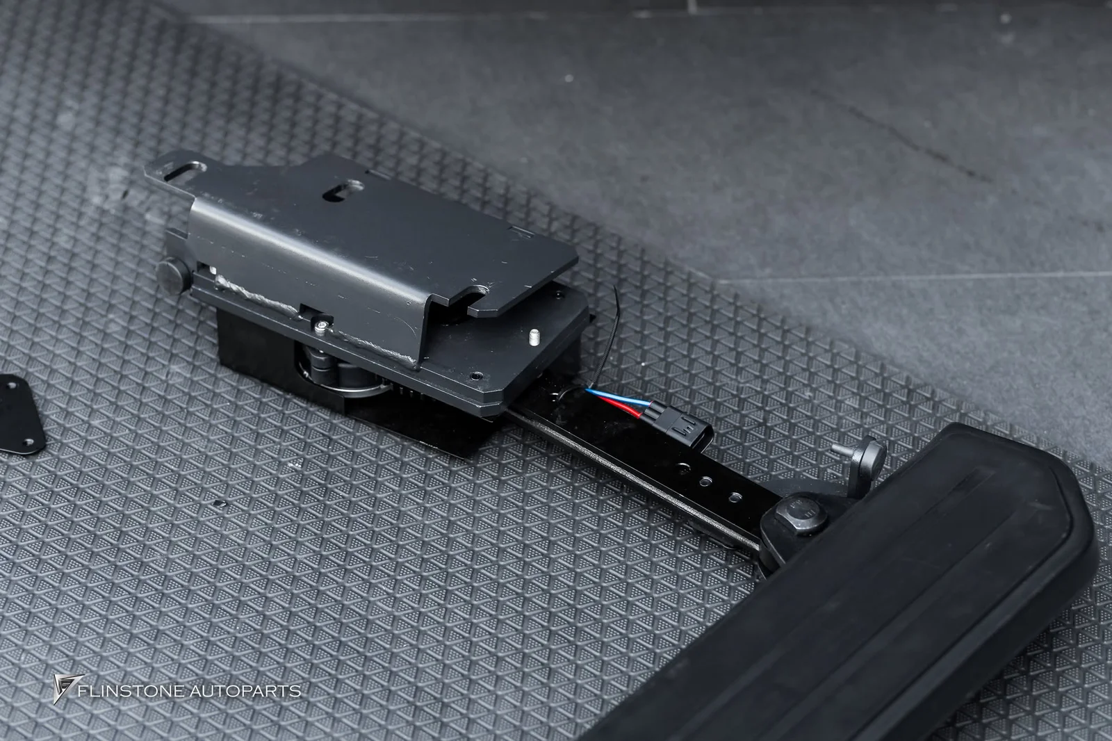 W464 G-Class all fitted 3 item best sellers for G63 AMG and this is the first car to use the automatic side steps