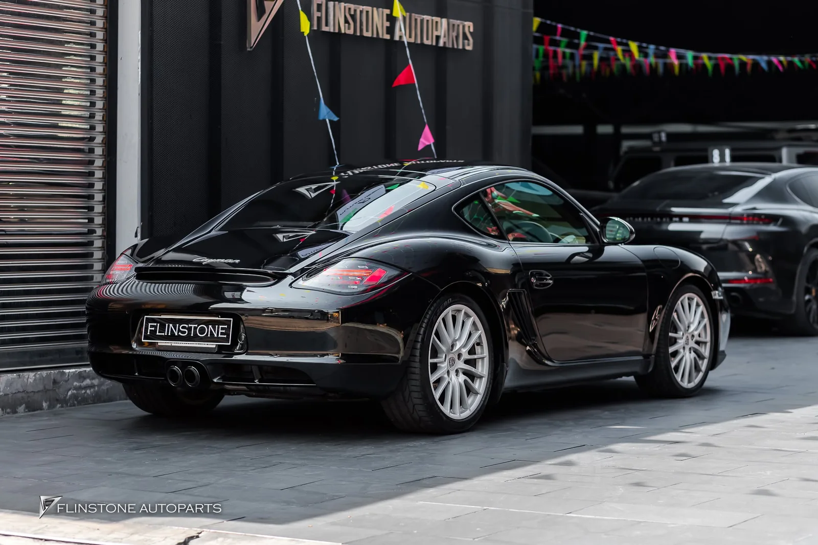 PORSCHE Cayman 987.2 เปลี่ยนไฟท้ายใหม่แบบ LED ให้ดูรถสวยงามมากยิ่งขึ้น