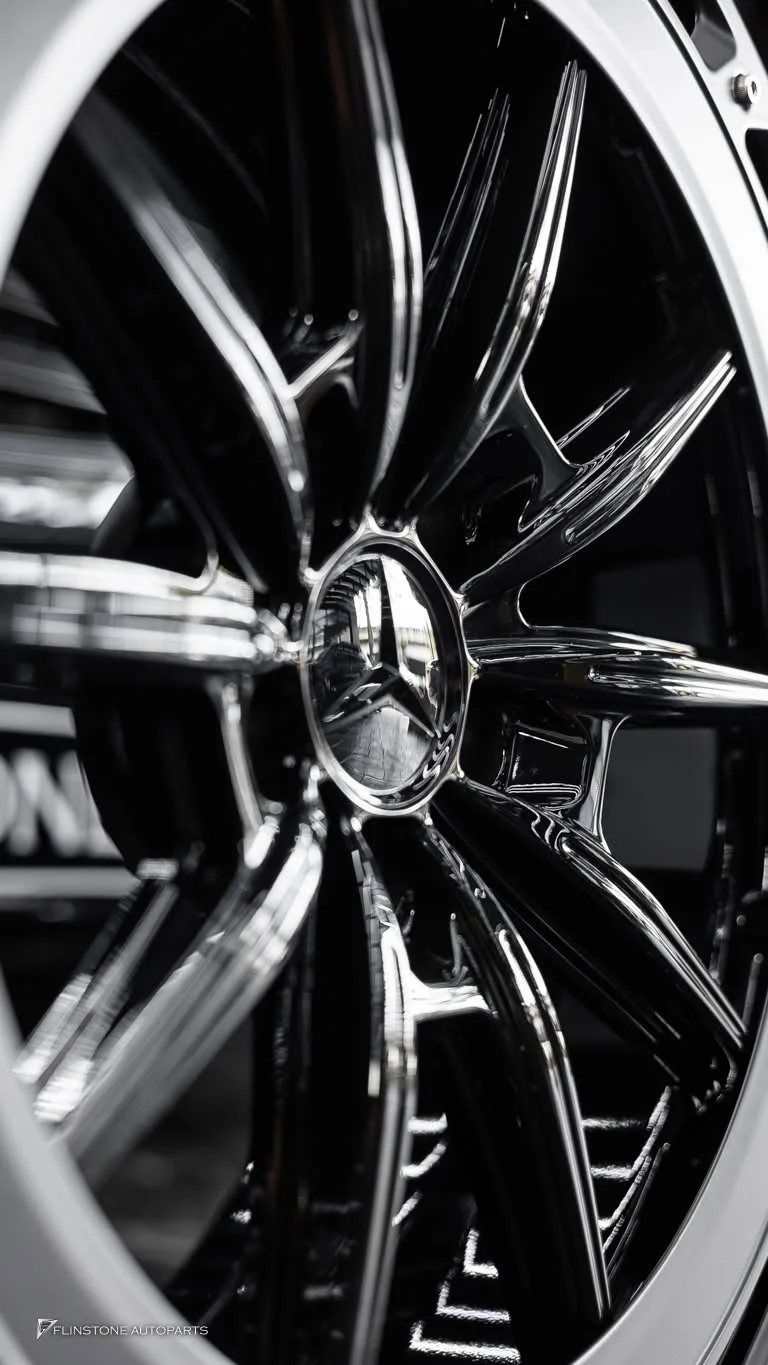 S-Class W222 chose forged wheels from the brand USUS Forged Wheel model USUS-24s