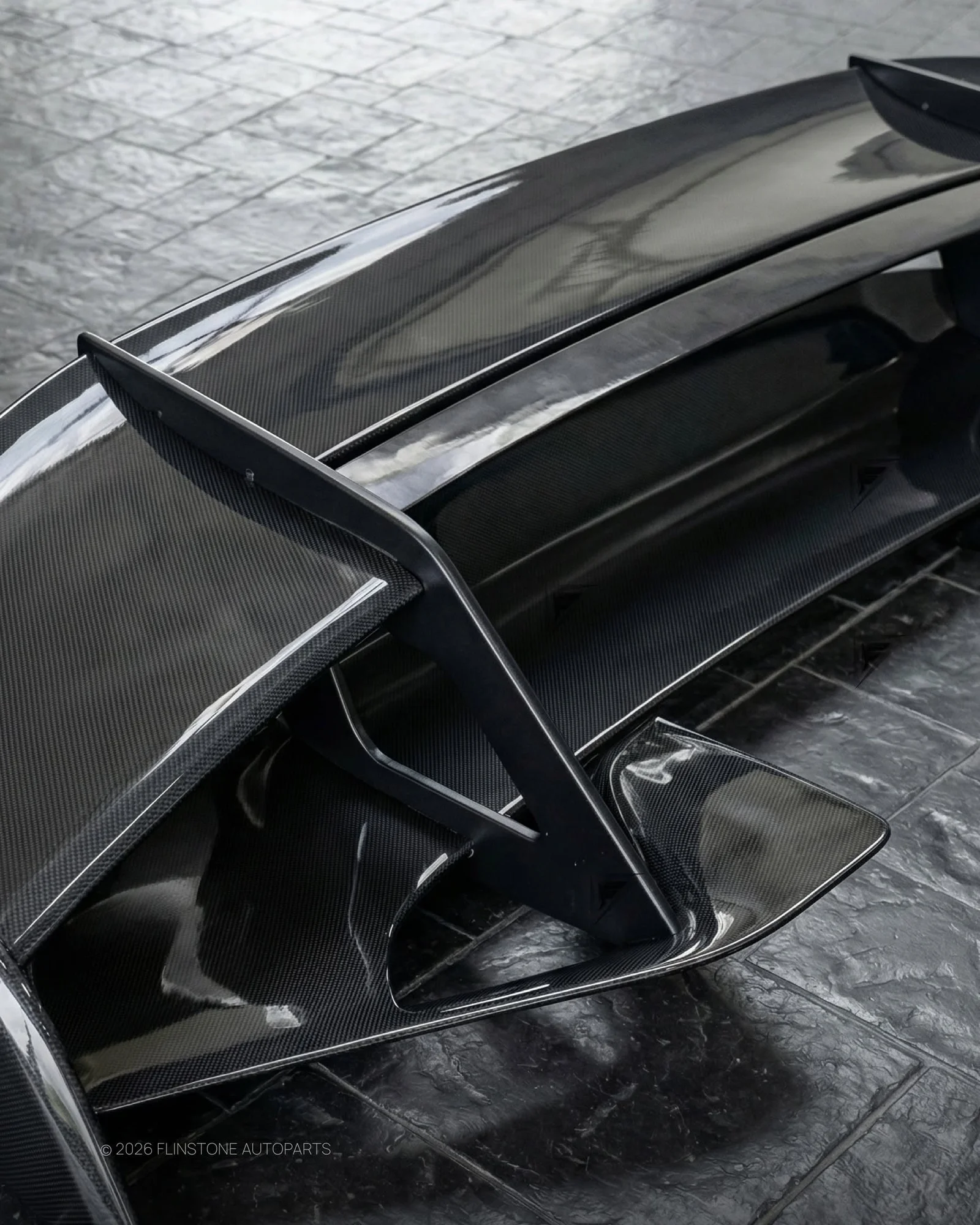 Lamborghini/Ferrari — อัปเกรดความโหดให้ม้าลำพองกับชุดท้าย Carbon Fiber เต็มระบบจาก