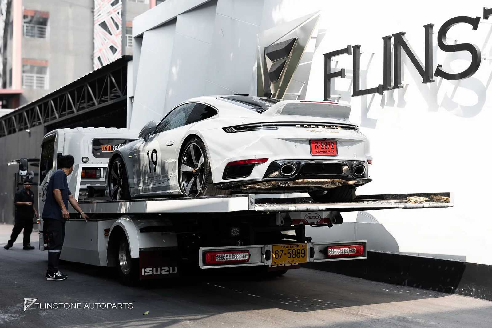 PORSCHE 992 Carrera PORSCHE 911 Sport Classic (992) ตัวแรงเกียร์ธรรมดาที่ผลิตเพียง 1,250