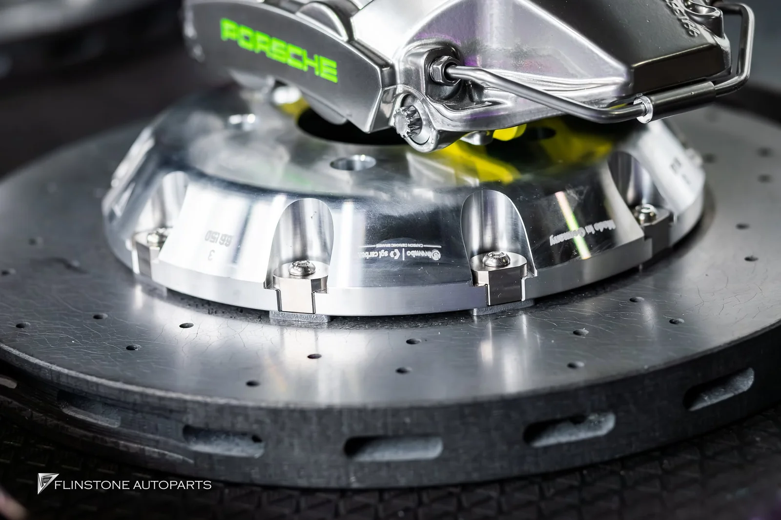 PORSCHE Cayenne 958 chose to add Performance in various areas
