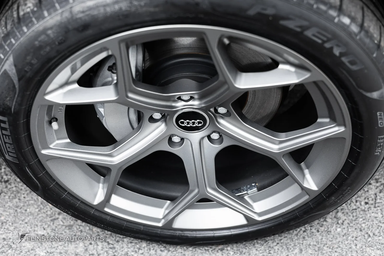 AUDI Q6 E-Tron เลือกล้อฟอจแท้จาก USUS Forged Wheel และล้อพวงมาลัย RS Sport