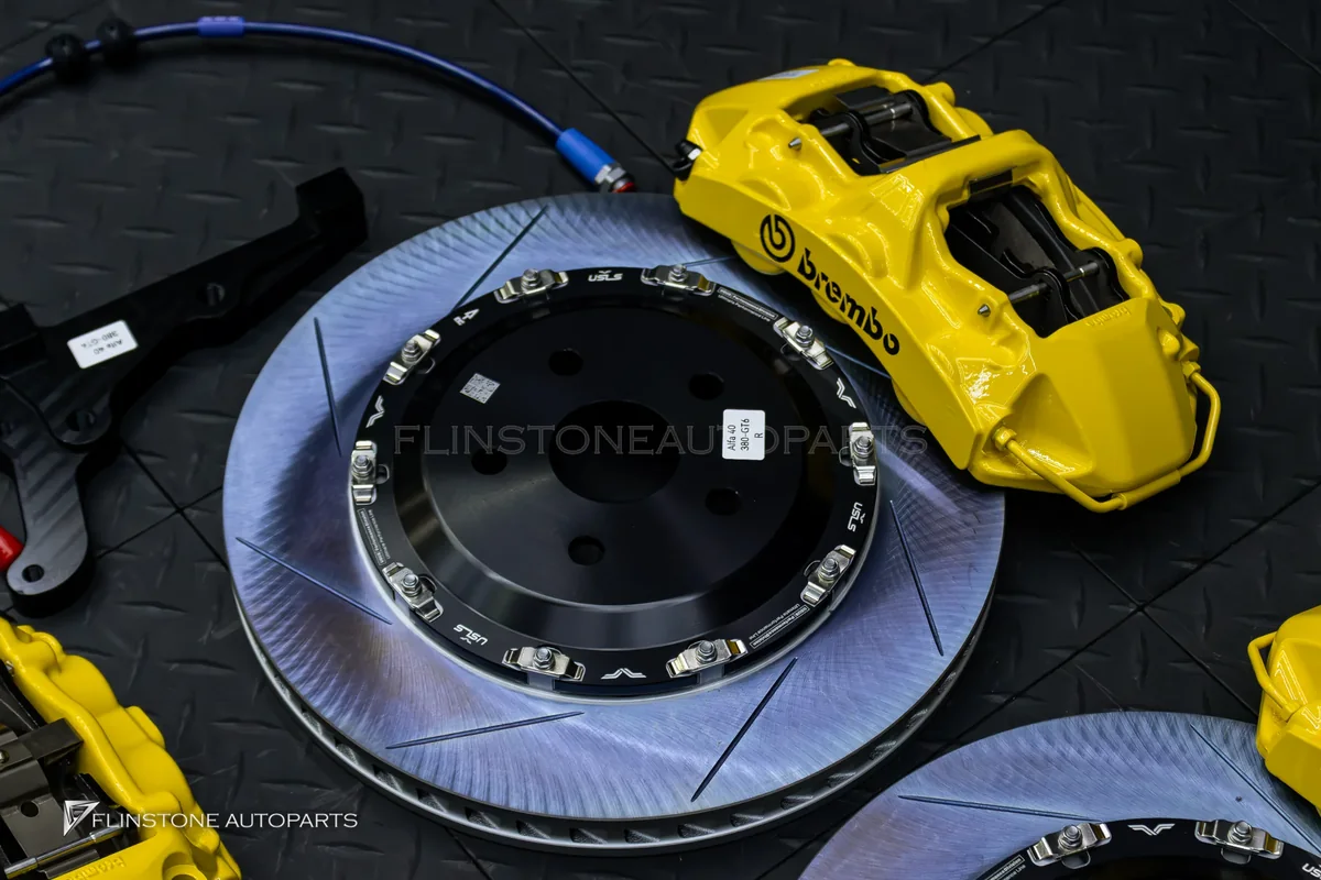 ชุดเบรก BREMBO GT 6P + 4P TOYOTA ALPHARD 40 สีเหลือง (แบบที่ 2)
