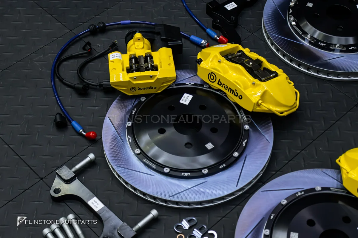 ชุดเบรก BREMBO GT 6P + 4P TOYOTA ALPHARD 40 สีเหลือง (แบบที่ 2)