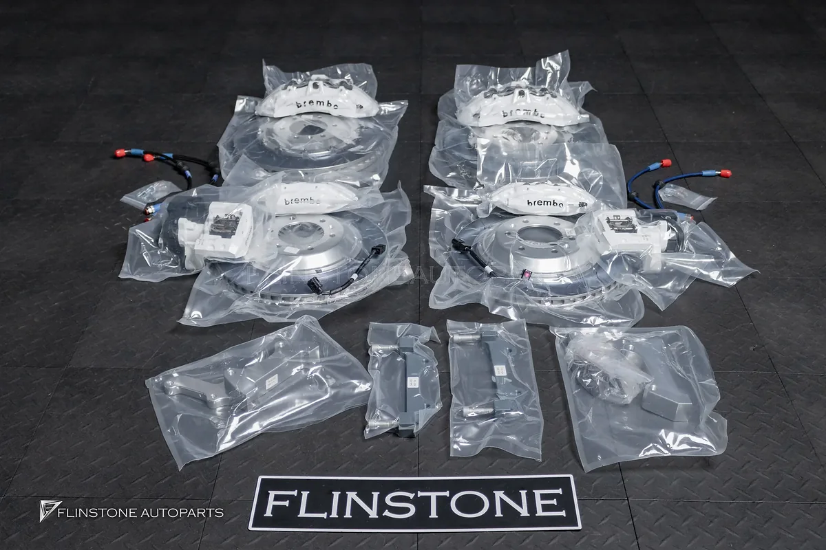 ชุดเบรก Brembo สำหรับ Tesla Model Y Juniper ปั๊มขาว โลโก้ดำ