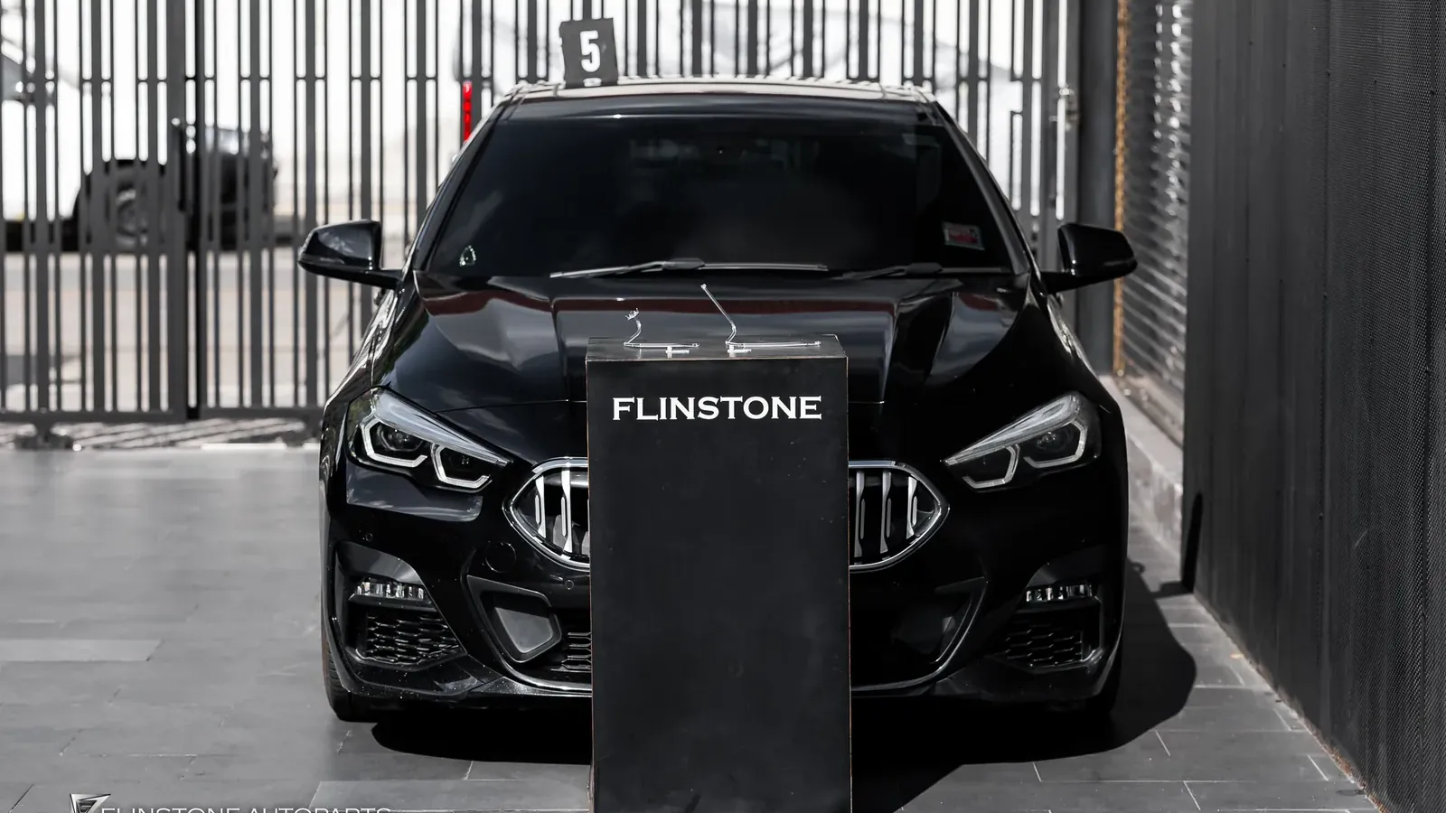 ชุดไฟหน้า / โคมไฟหน้า Headlights ผลงานติดตั้งจริงที่ Flinstone Autoparts