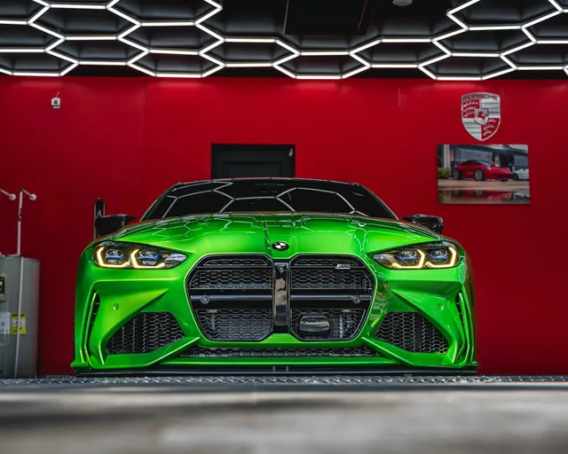 BMW G82 M4 安装 ADRO 套件