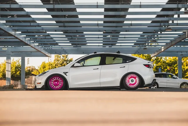 TESLA MODEL Y 安装 ADRO 套件