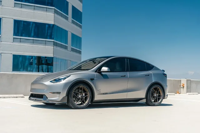 TESLA MODEL Y 安装 ADRO 套件