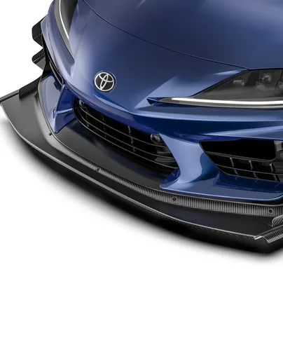 Toyota GR Supra 前保险杠上的 ADRO 碳纤维前唇