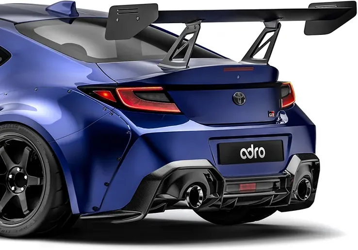 装配 ADRO GT Wing 尾翼及扩散器的 Toyota GR86 车尾