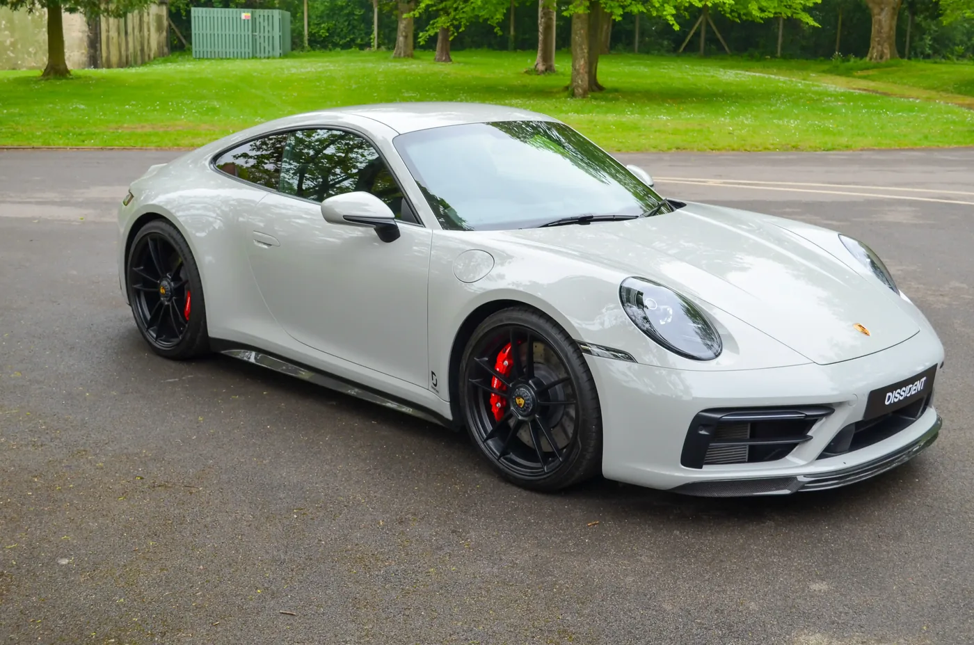 สเกิร์ตข้าง DISSIDENT สำหรับ Porsche 911 (992.1)
