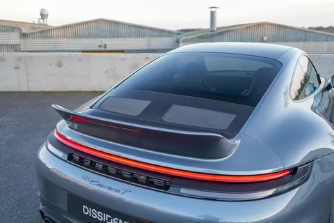 ฝาครอบเครื่องยนต์ (แบบมีไฟเบรก และแบบไม่มีไฟเบรก) DISSIDENT สำหรับ Porsche 911 (992.2) 5