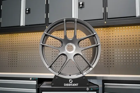 ล้อล็อกกลาง (Centre Lock) DD2 (ยกชุด) DISSIDENT สำหรับ Porsche 911 (992) 3