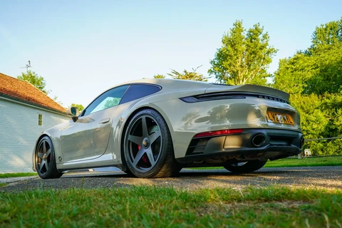 แพ็กเกจ Launch Design (กันชน Sport Design) DISSIDENT สำหรับ Porsche 911 (992.1) 5