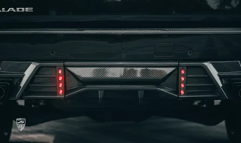 ไฟเบรกคู่ Cadillac Escalade