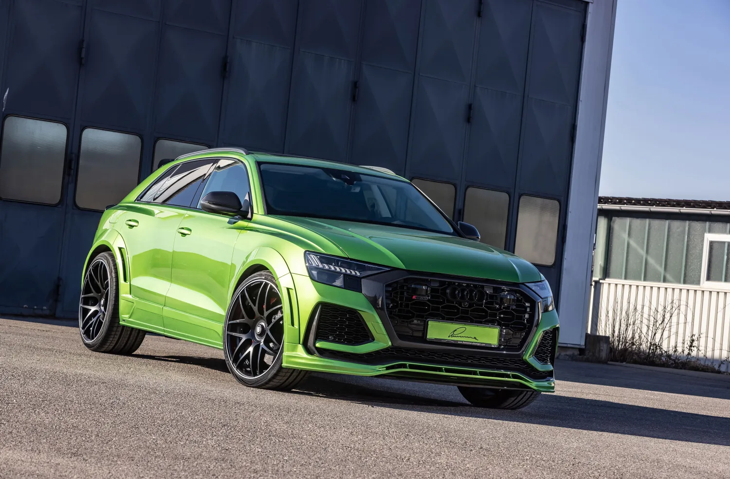 Audi RS Q8 สีเขียว ชุดแต่ง LUMMA CLR 8RS