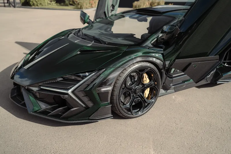 Lamborghini Revuelto with TOPCAR DESIGN R’Evo body kit — Front three-quarter close-up