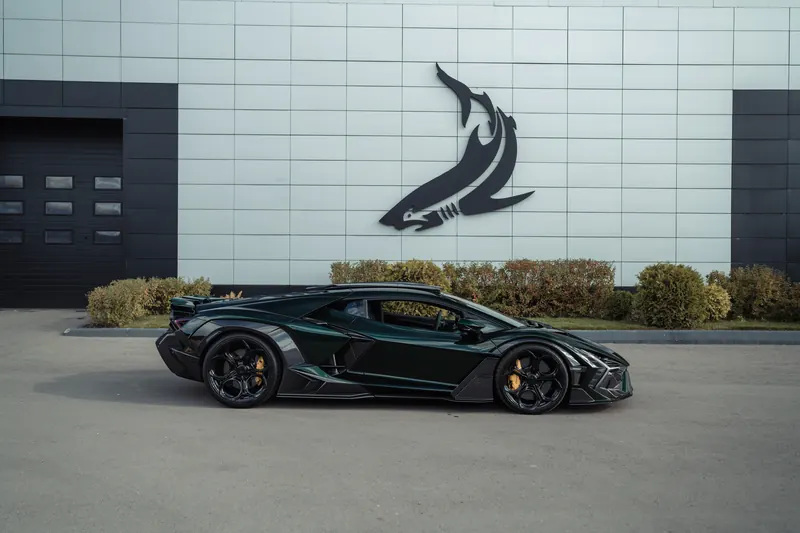 Lamborghini Revuelto with TOPCAR DESIGN R’Evo body kit — Full side profile