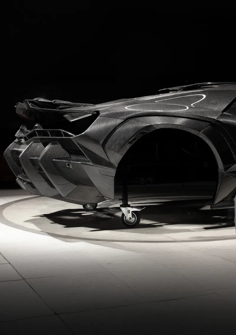 Rear and rear wheel arch of a Lamborghini Revuelto with TOPCAR R’Evo Carbon Edition body kit