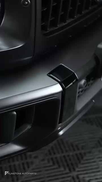 ทำเป็น G63 AMG รอบคันทุกชิ้นรวมถึงเบรคสีแดง และเลือกล้อ USUS Forged สีพิเศษ Brushed Black…