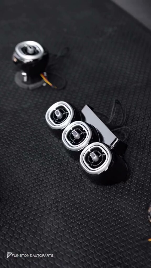 มาใหม่ก่อนใครอีกแล้ว ❗️C-Class / GLC ก็ติดจอยาวกันไปเยอะมหาศาล…