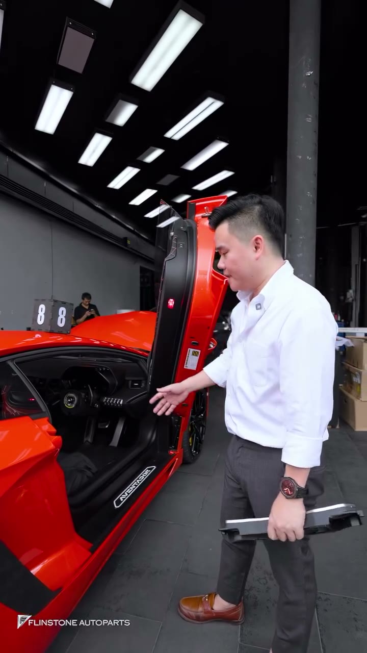 LAMBORGHINI Aventador LP700-4 ลูกค้าเปลี่ยนกรอบหน้าจอเรือนไมล์และทางร้านทำการ Coding…
