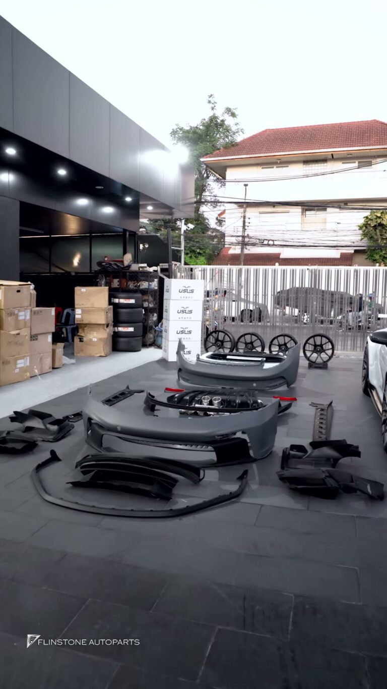 ที่นี่แต่งเราแต่ง PORSCHE รุ่น 992 ทุกรุ่นได้มากมายหลากหลายแบบ