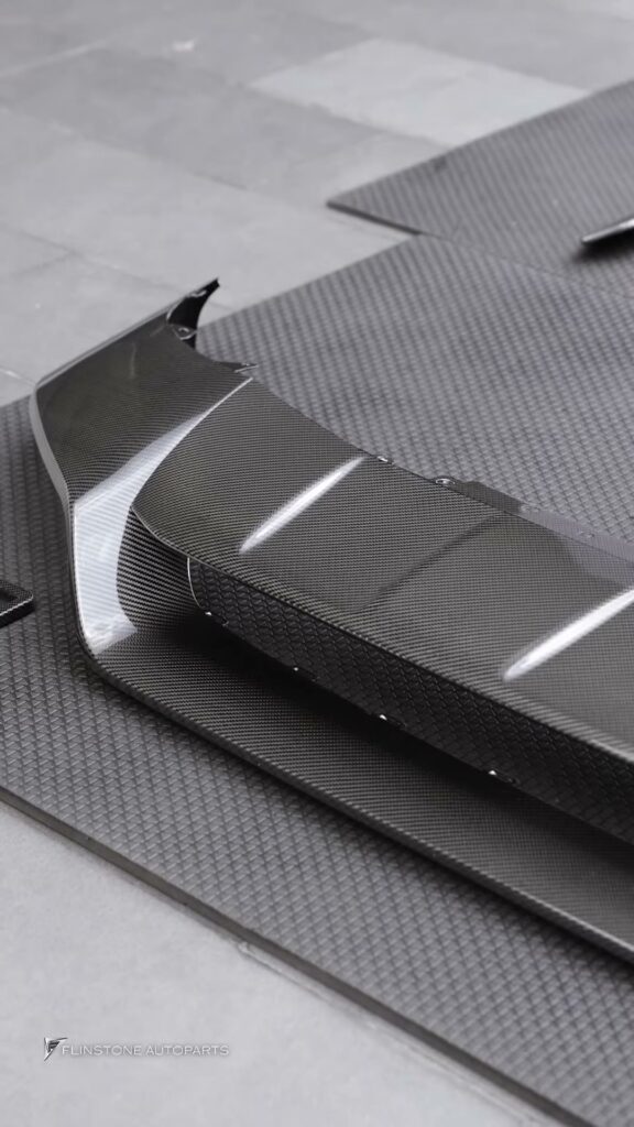 สวยที่ชุดกับชุดแต่ง USUS Autoclave ใน PORSCHE Cayenne 9Y0.2 พาร์ทคาร์บอนที่ดีที่สุด…
