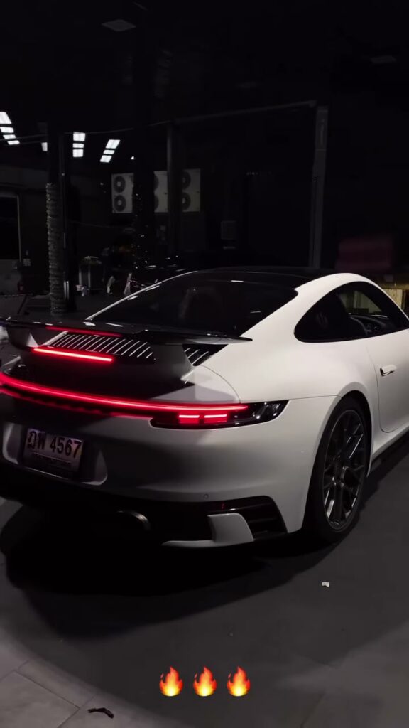 ติดตั้งสปอยเลอร์ท้าย PORSCHE 992 Carrera ทรง Sport Aero Kit พาร์ทแท้นำเข้าจากเยอรมัน 💯🇩🇪…