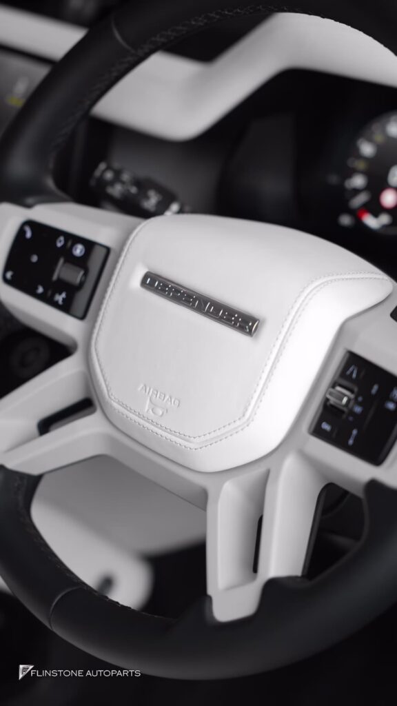 เปลี่ยนสีภายใน Land Rover Defender 110 จากเดิมที่เป็นสีดำให้เป็นสีขาวทั้งหมด…