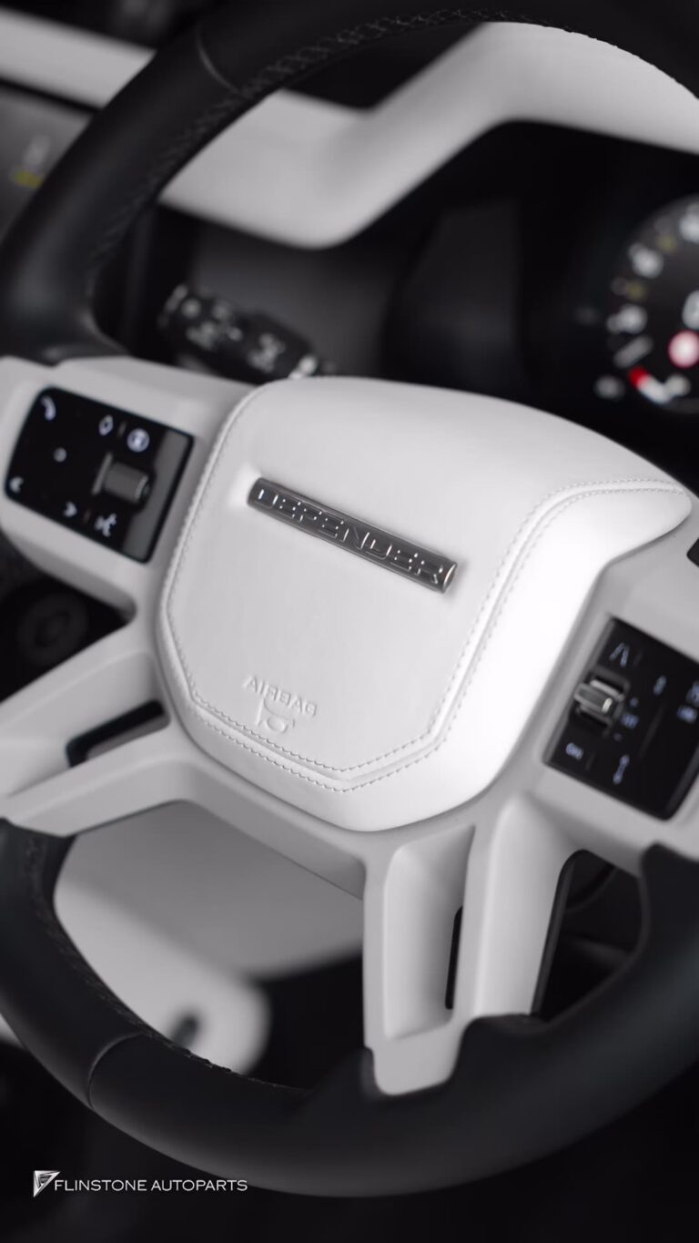เปลี่ยนสีภายใน Land Rover Defender 110 จากเดิมที่เป็นสีดำให้เป็นสีขาวทั้งหมด…