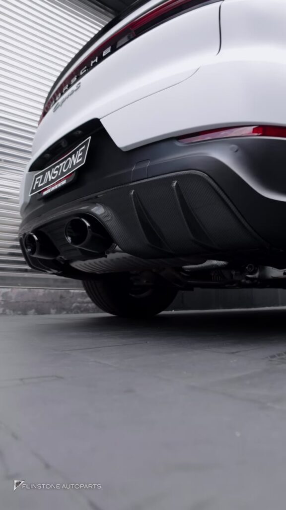 USUS AUTOCLAVE” PORSCHE CAYENNE COUPE เปลี่ยนชุดท้ายเป็นทรง TURBO GT…