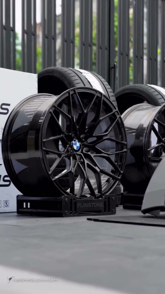 BMW X5 F15 พร้อมจะเปลี่ยนโฉมเป็น X5M ตรงรุ่นและชุดล้อฟอจแท้จาก USUS FORGED WHEEL และเบรคสีทอง…