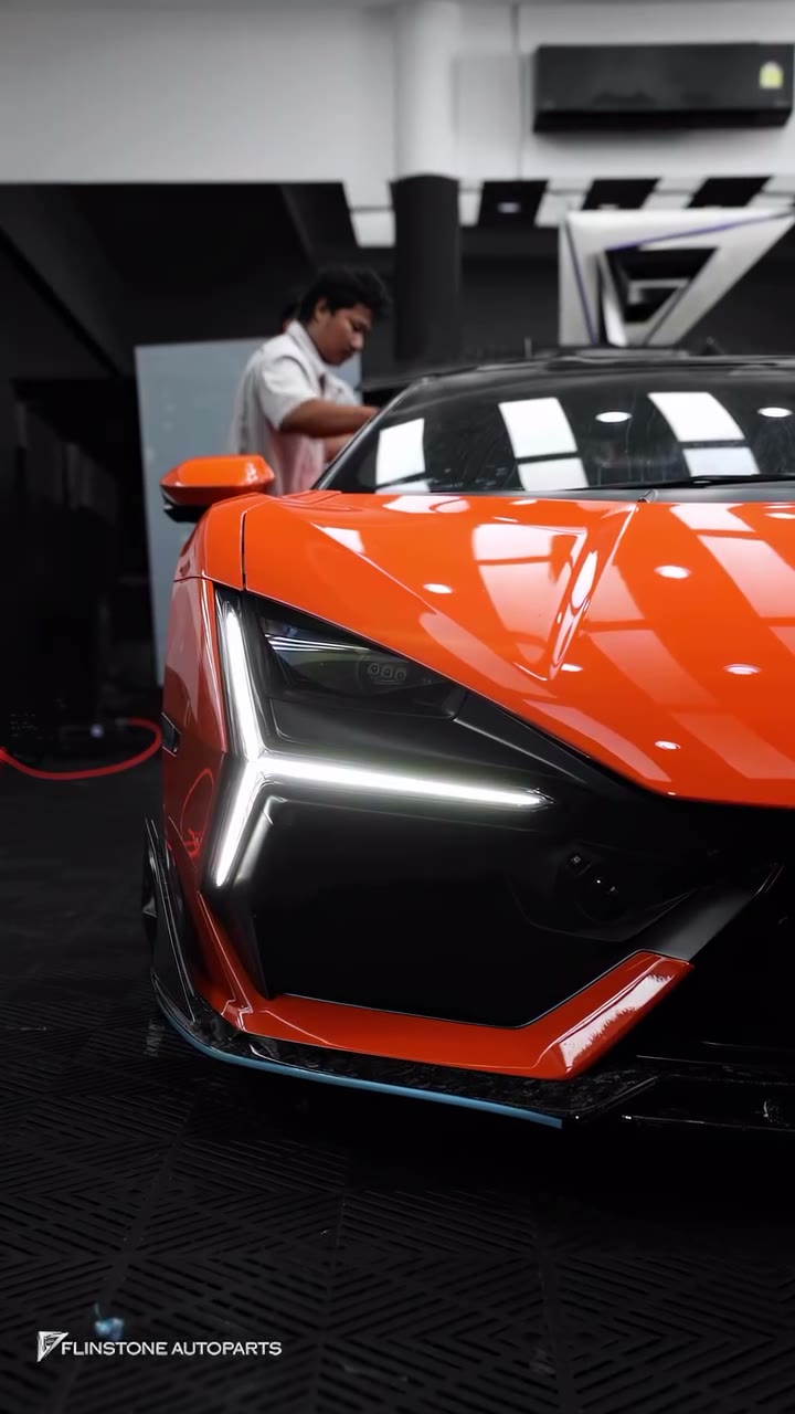 Every detail matters. DresdenProtection PPF and custom pinstriping for the Lamborghini Revuelto