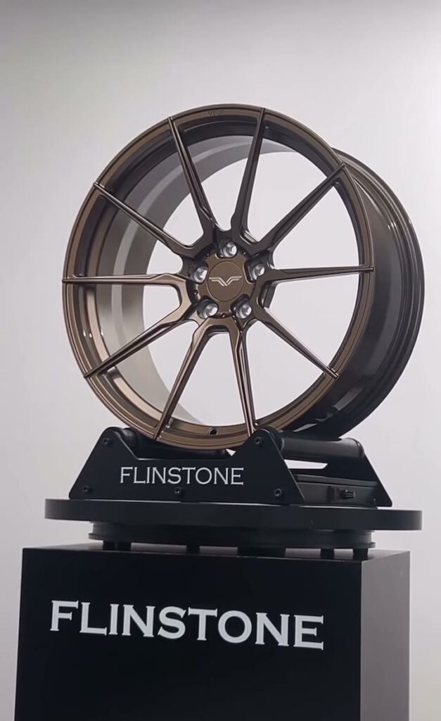 USUS FORGED WHEEL สั่งได้สำหรับรถทุกรุ่น ขอบ 17-24 นิ้ว สนใจสอบถามเพิ่มเติมกับทางร้านได้เลยครับ