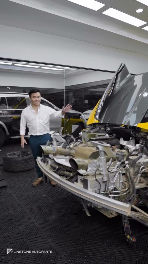 ถอดชิ้นส่วน Mclaren 720s ครึ่งหลังทั้งหมด เดี๋ยวถอดด้านหน้าต่อ