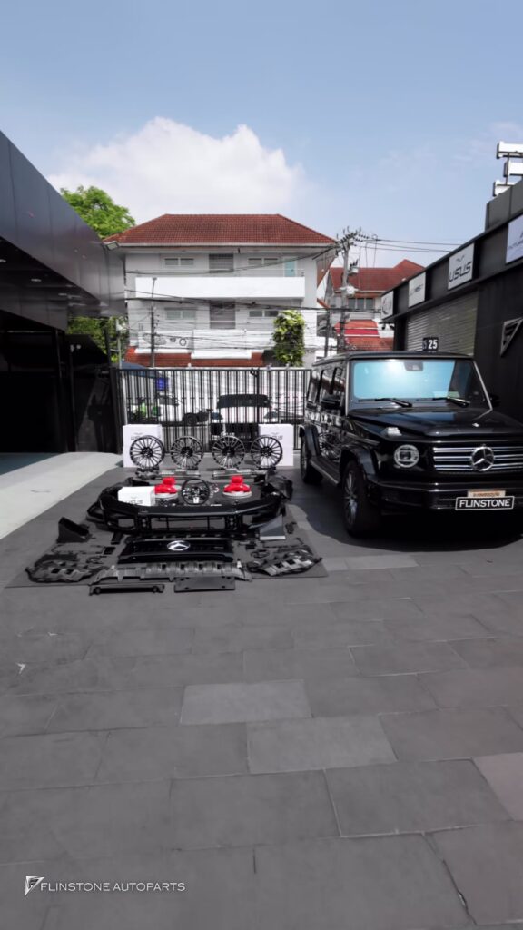 เคสนี้ลูกค้าขับมาจาก สปป.ลาว เลยครับ ตั้งใจเอา Mercedes G500 (W464) มาแปลงโฉมใหม่หมดทั้งคัน…