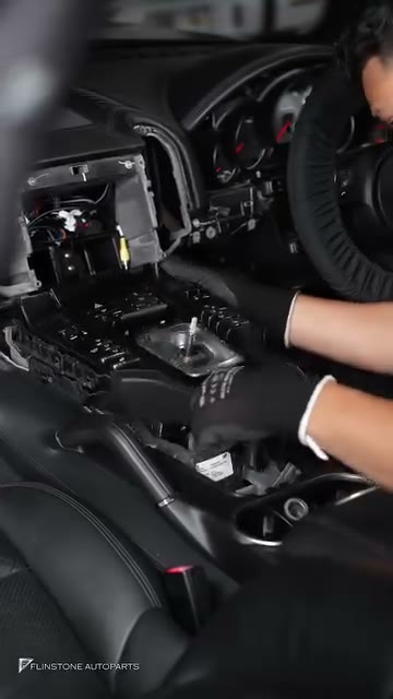 เปลี่ยนอุปกรณ์ตกแต่งภายใน PORSCHE Cayenne 🩵