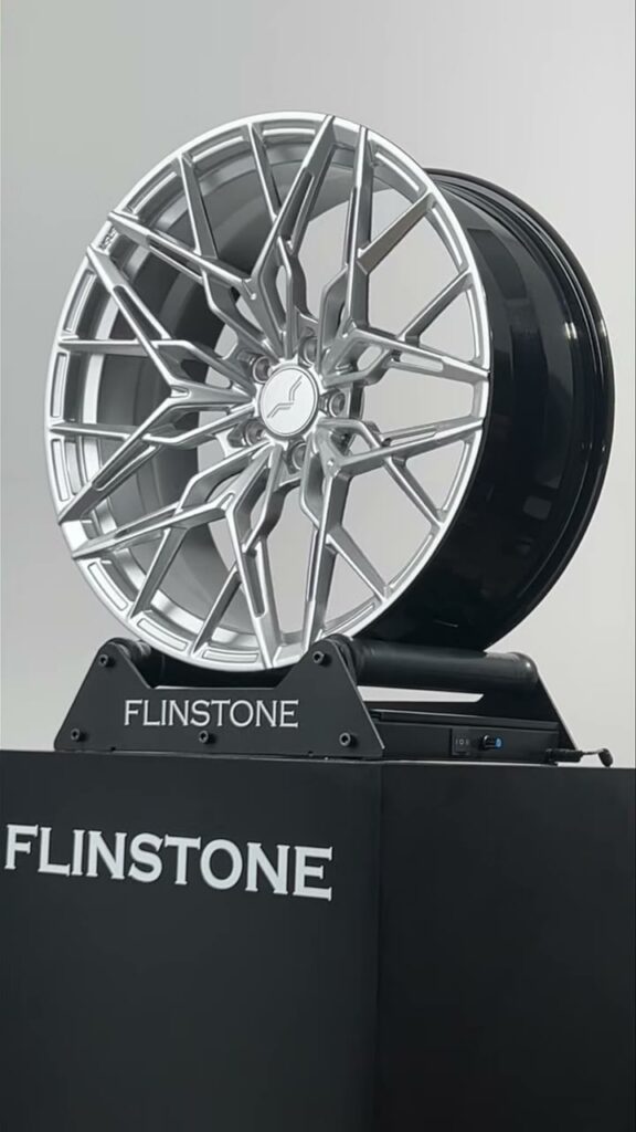 USUS Forged Wheel ล้อฟอจแท้สำหรับรถทุกรุ่น 17-24 นิ้ว สนใจสอบถามเพิ่มเติมจากทางร้านได้เลยครับ