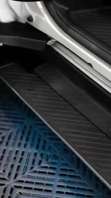 รีวิว LEXUS LM350h ติดตั้งบันไดข้างอัตโนมัติตรงรุ่นที่มาพร้อมไฟ LED สวยๆ…
