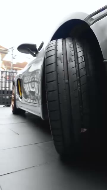 เปลี่ยนล้อฟอจแท้ แบบ CENTER LOCK ใน PORSCHE 718 Cayman
